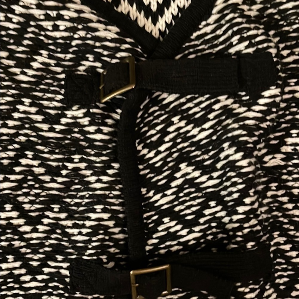 JW Style Black and White Knit Poncho - Picture 3 of 4